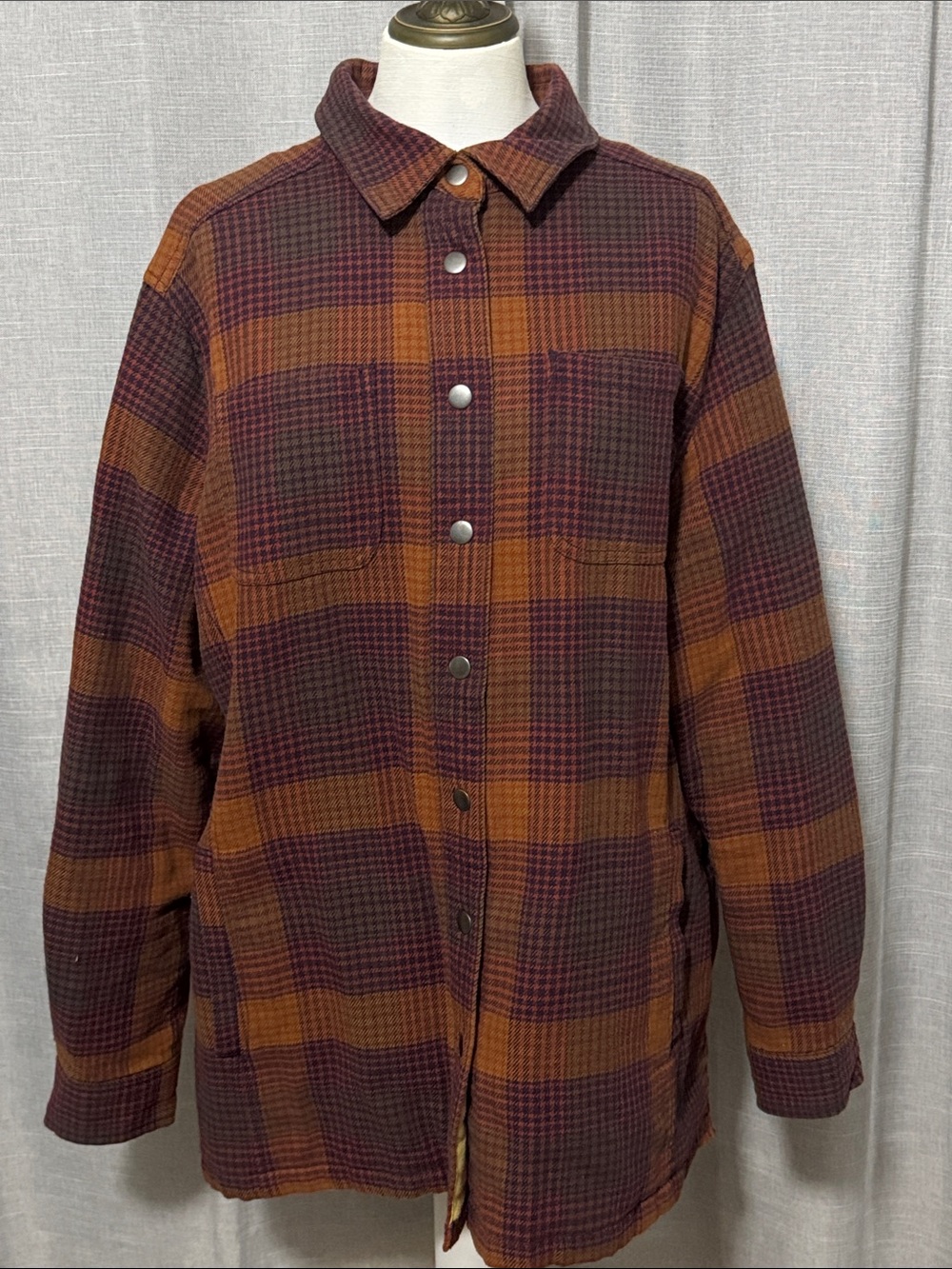Gorgeous Duluth Trading Co Shirt/Jacket-XL-Cotton-Orange/Cranberry-Plaid-Snaps